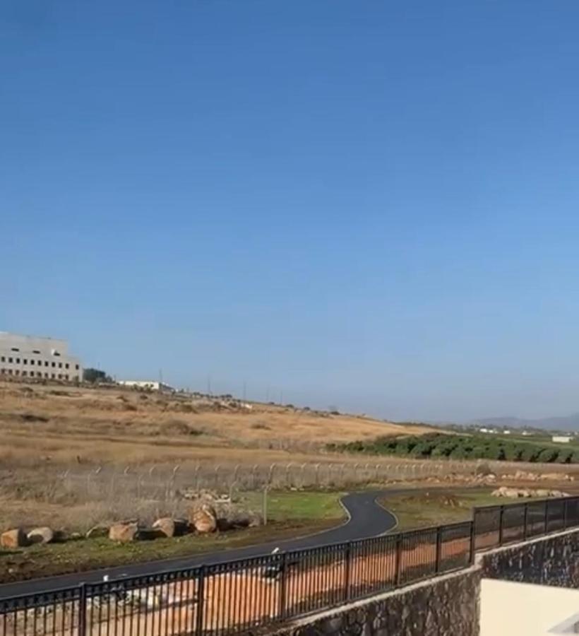 נוף יובלים Lägenhet Qiryat Shemona Exteriör bild