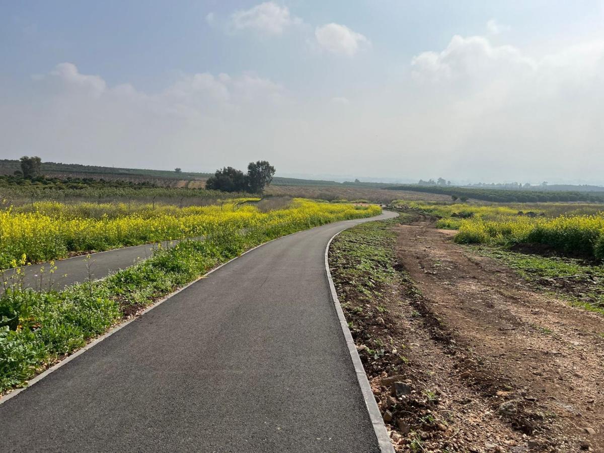 נוף יובלים Lägenhet Qiryat Shemona Exteriör bild