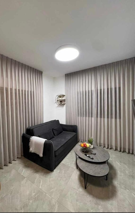 נוף יובלים Lägenhet Qiryat Shemona Exteriör bild